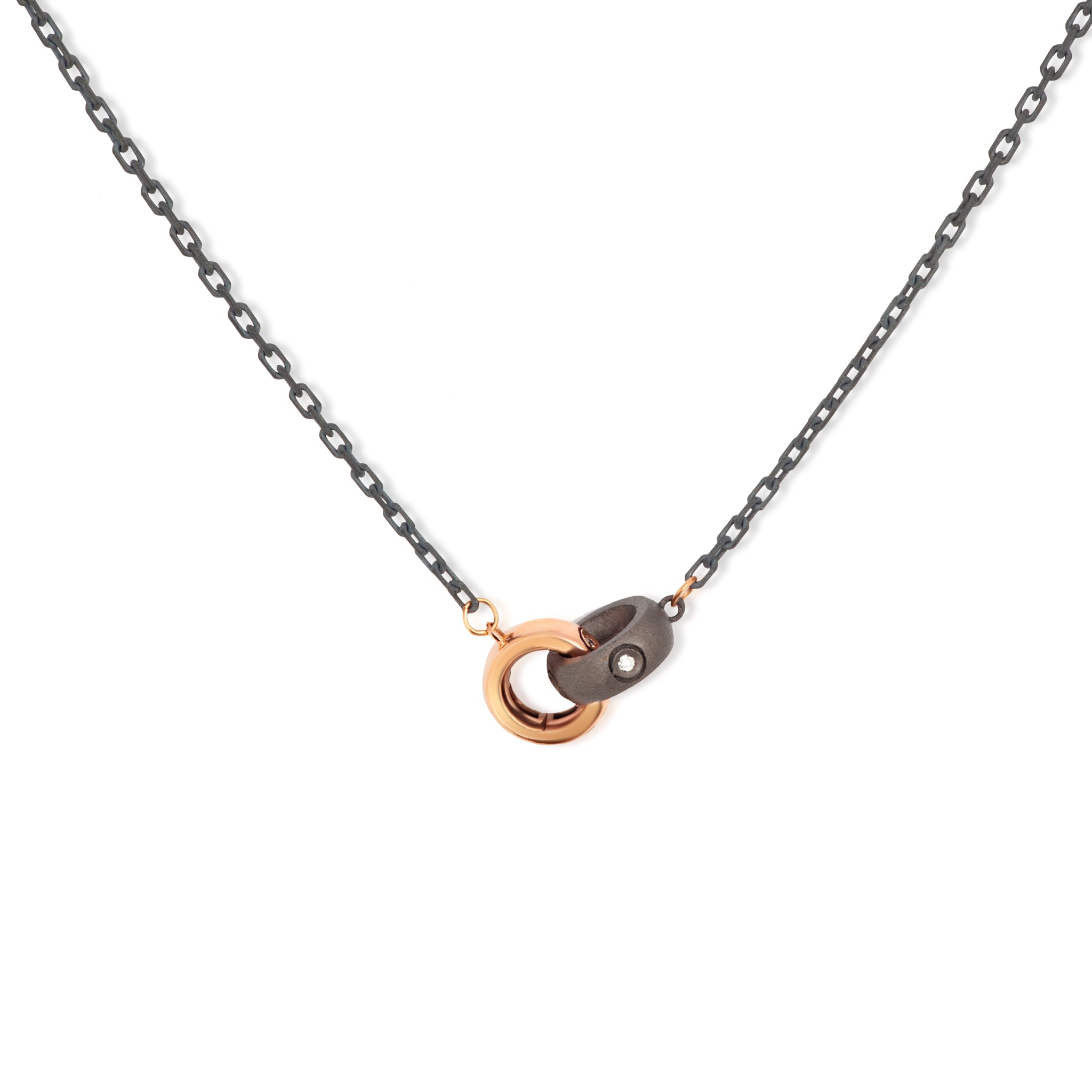 COLLANA UOMO LINEA BOOST  CON BARILOTTI IN TITANIO  E ORO ROSSO 9 KT E 18 KT, 6 DIAMANTI WHITE, CATENA.